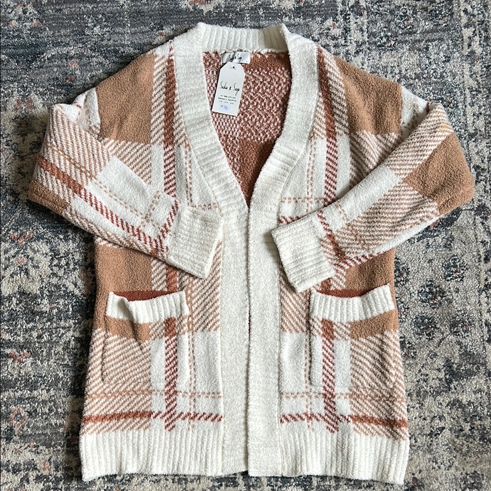 Women's Tan and White Plaid Sweater